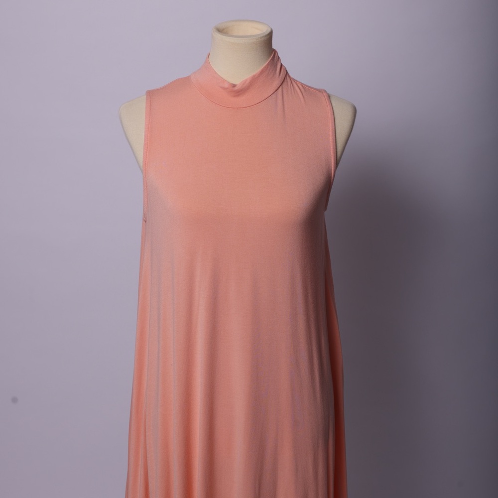 Sleeveless dress